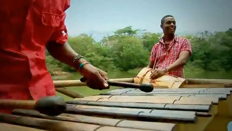 Música de marimba y cantos y bailes tradicionales